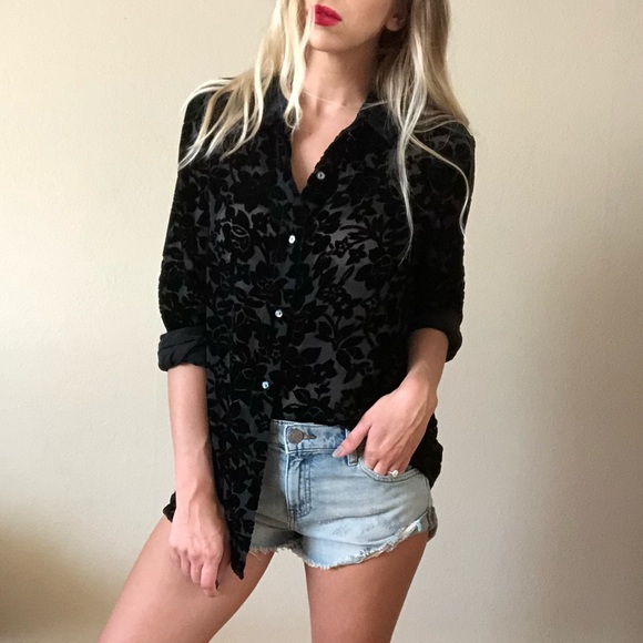 Suchada Tops - {Suchada} Vintage silk blend button down